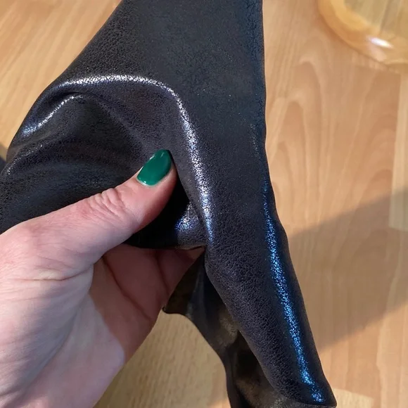 Shiny, faux leather Knix compression leggings, never worn - Picture 3 of 8